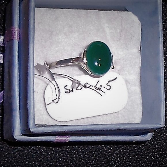 Green Agate Gemstone Ring - Picture 1 of 6
